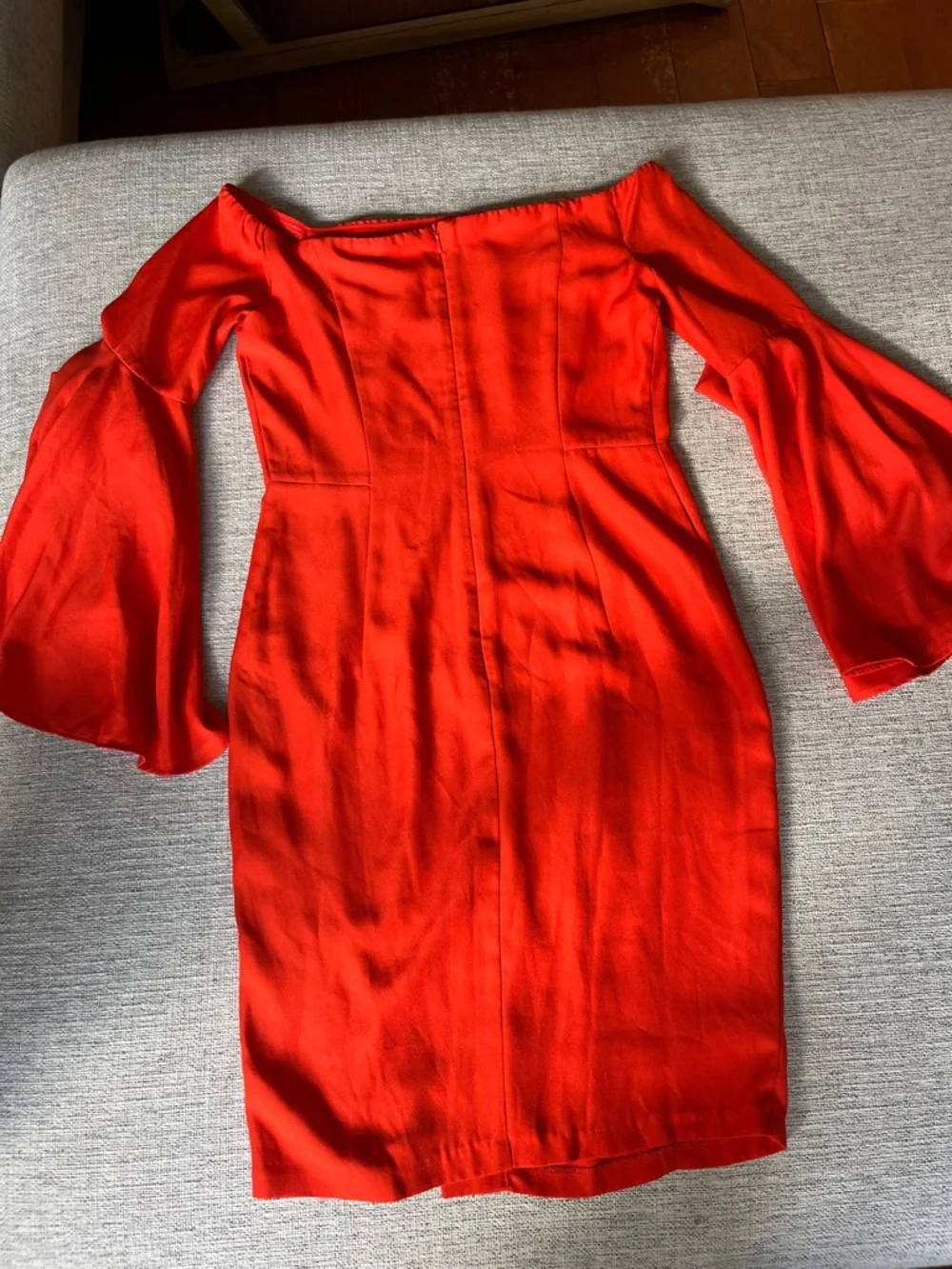 VENUS Red Off-Shoulder Midi Dress with Tiered Bell Sleeves - Picture 5 of 5